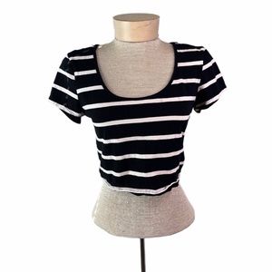 Women’s ambiance apparel crop top size Large (0149)
